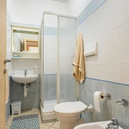 Vista Mare - Parcheggio Gratis Апартаменты Пинето